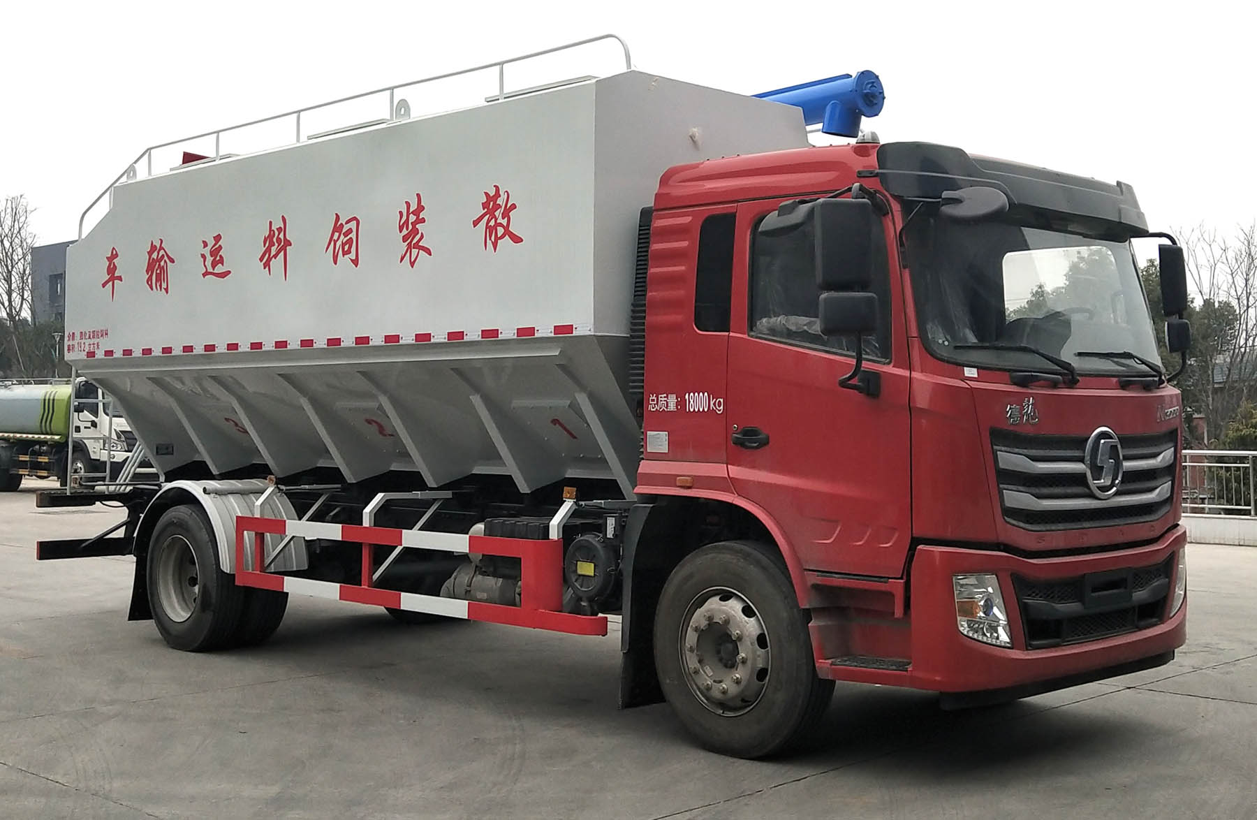 程力威牌CLW5184ZSLS6型散裝飼料運(yùn)輸車